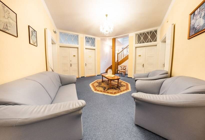 بنسيون Villa A. Malka