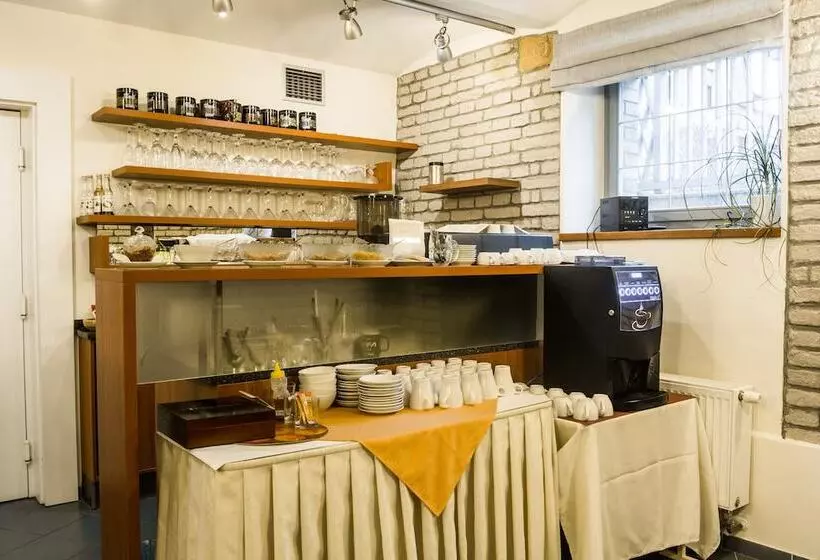 ペンション Villa A. Malka