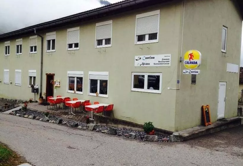 Retkeilymaja La Cantina Restaurant