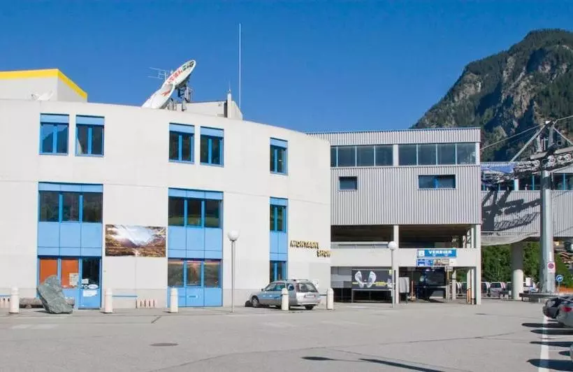 ユースホステル Mont Fort Swiss Lodge