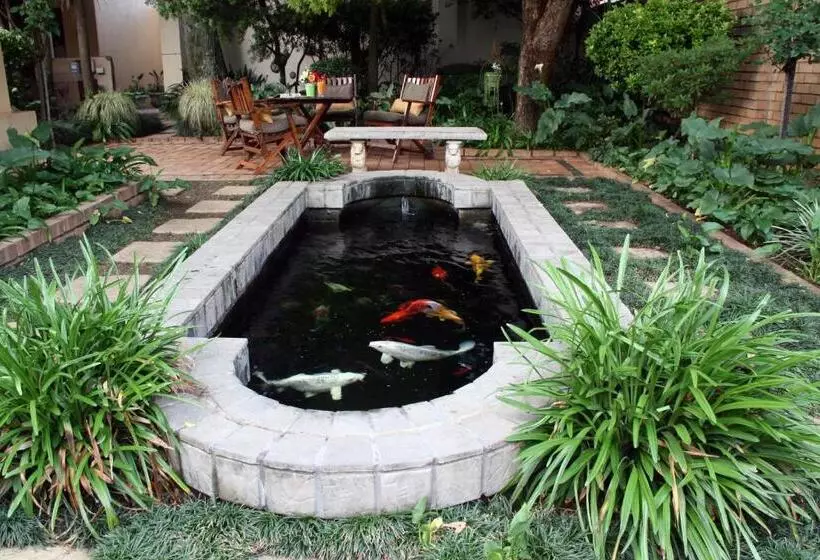 Majatalo Del Roza Guest House