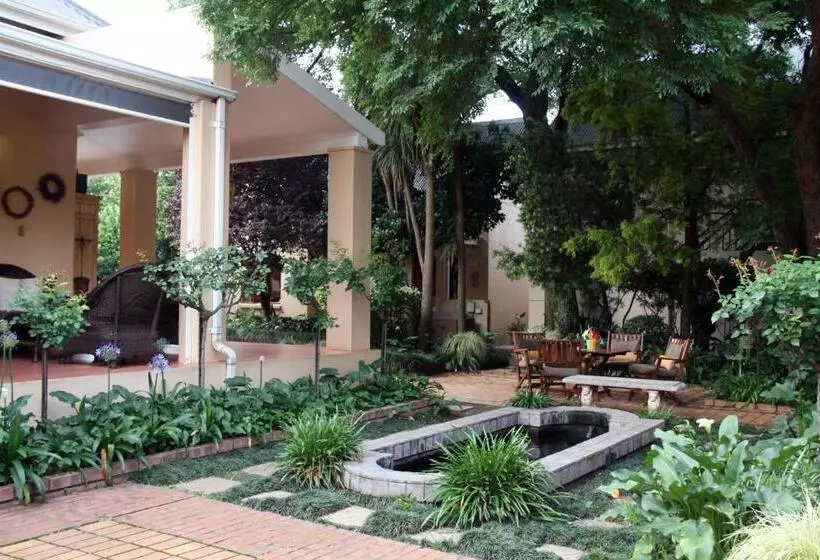 Majatalo Del Roza Guest House