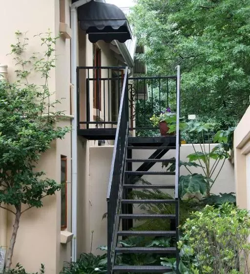 Majatalo Del Roza Guest House