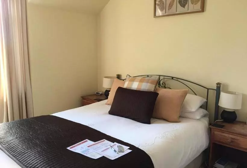 پانسیون Glenrossie Guest House