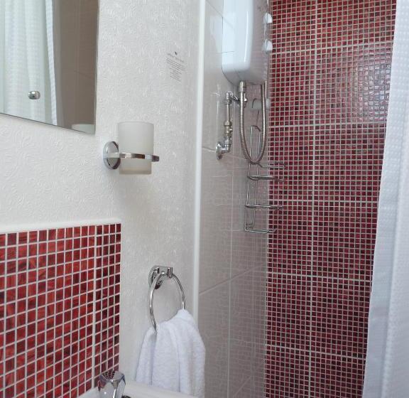 膳宿费 The Cliffbury