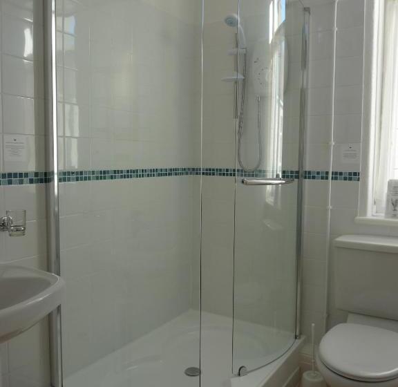 膳宿费 The Cliffbury