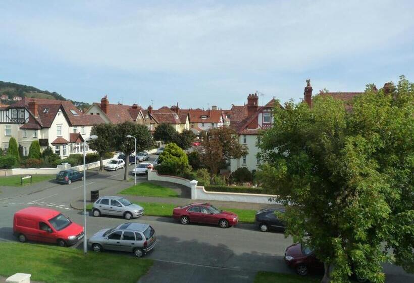 膳宿费 The Cliffbury