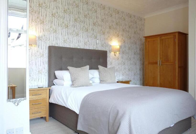 膳宿费 The Cliffbury