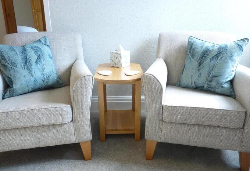 膳宿费 The Cliffbury