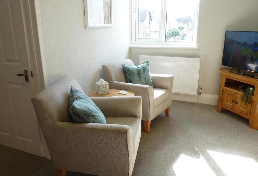 膳宿费 The Cliffbury