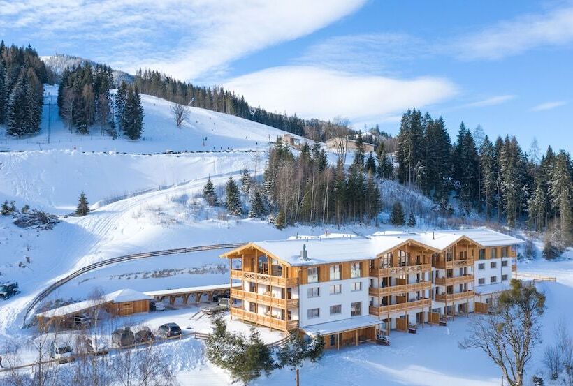 Skylodge Alpine Homes