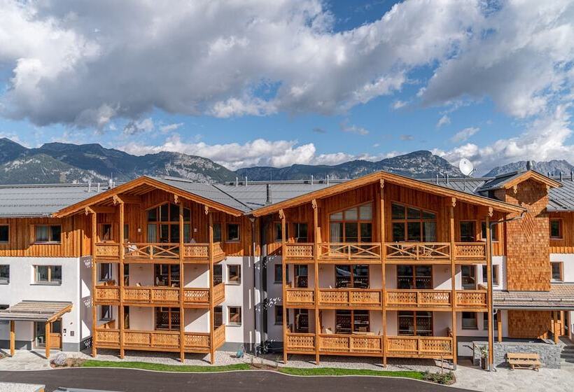 Skylodge Alpine Homes