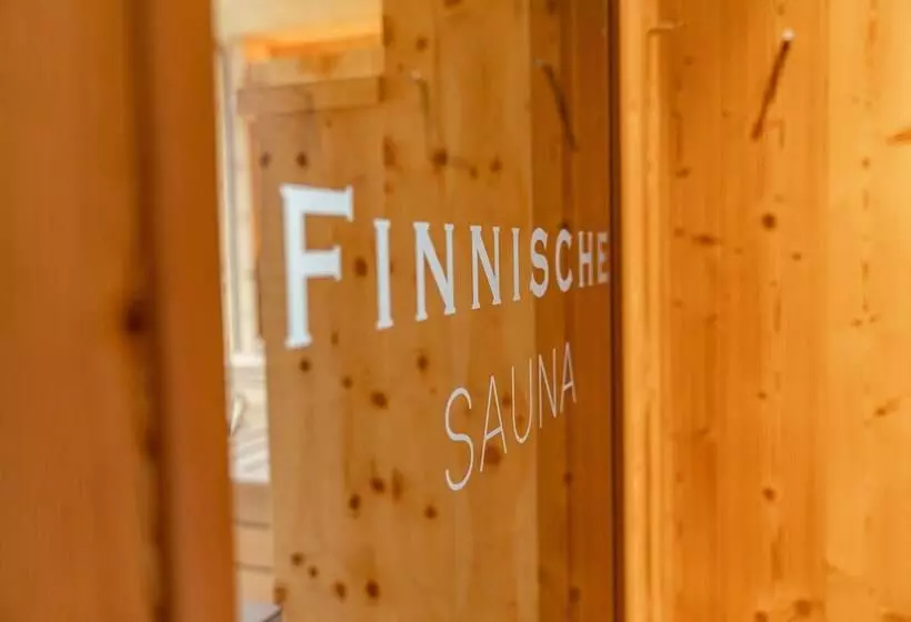 Skylodge Alpine Homes