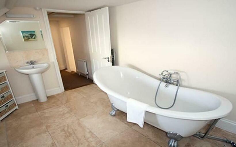 Victoria Mansions Hotel Apartments