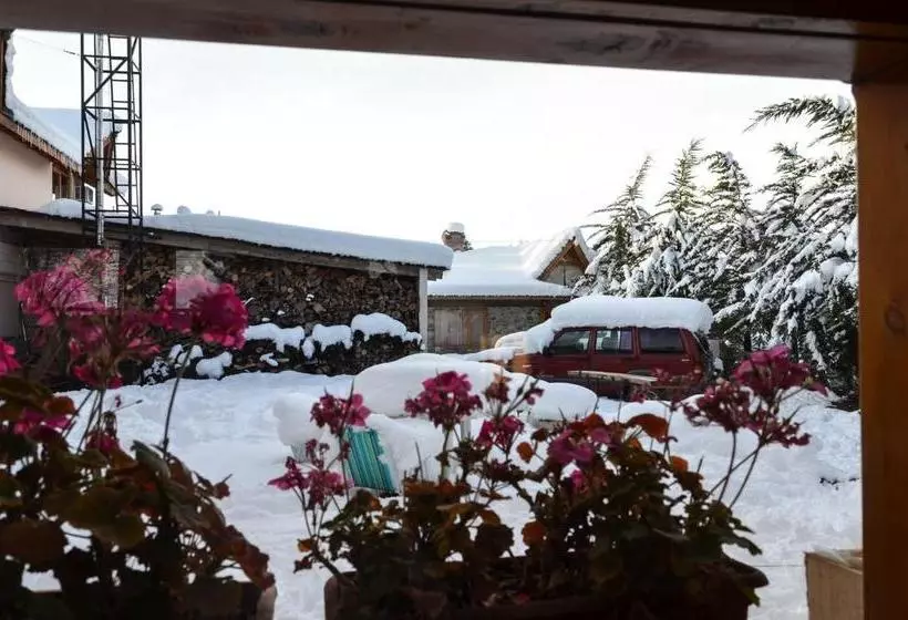 Retkeilymaja Y Cabañas Casa De Piedra