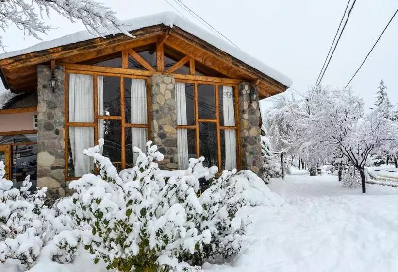 Retkeilymaja Y Cabañas Casa De Piedra