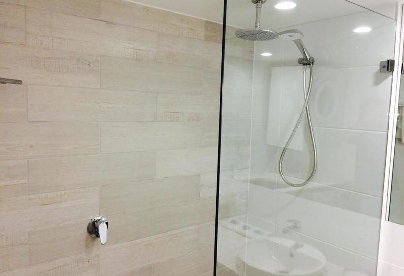 Coral Sea Apartments