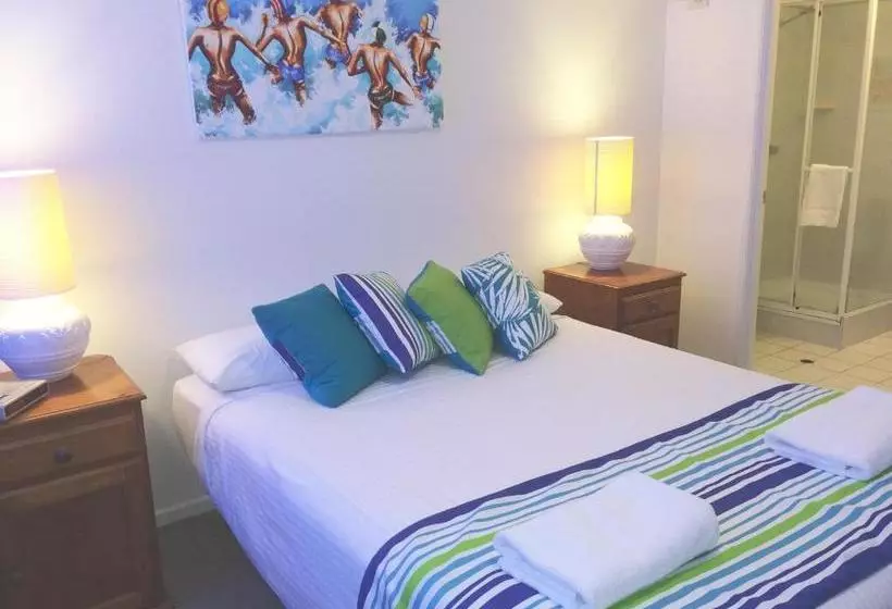 Coral Sea Apartments