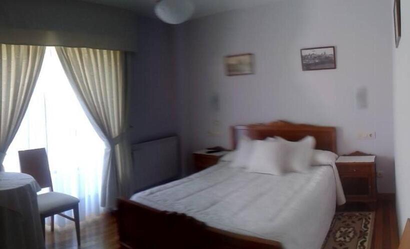 بنسيون Hostal Pumar