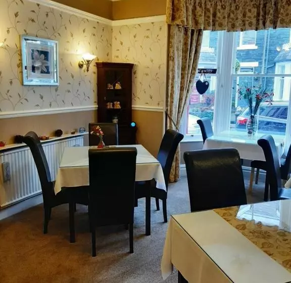 پانسیون Lyndhurst