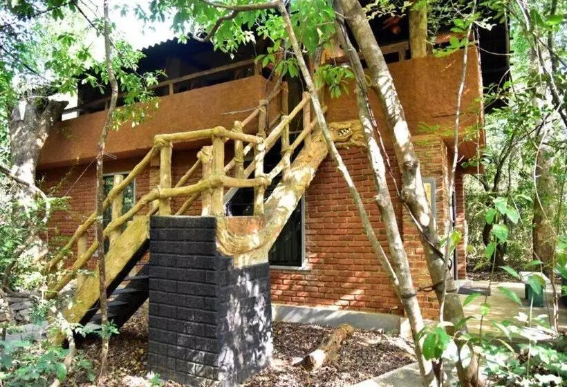 Akein Jungle Resort   Sigiriya
