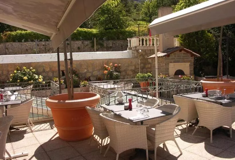 Hotelli Hôtel La Bonne Auberge