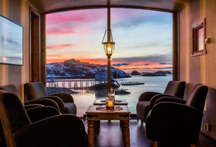 Nyvågar Rorbuhotell   By Classic Norway Hotels