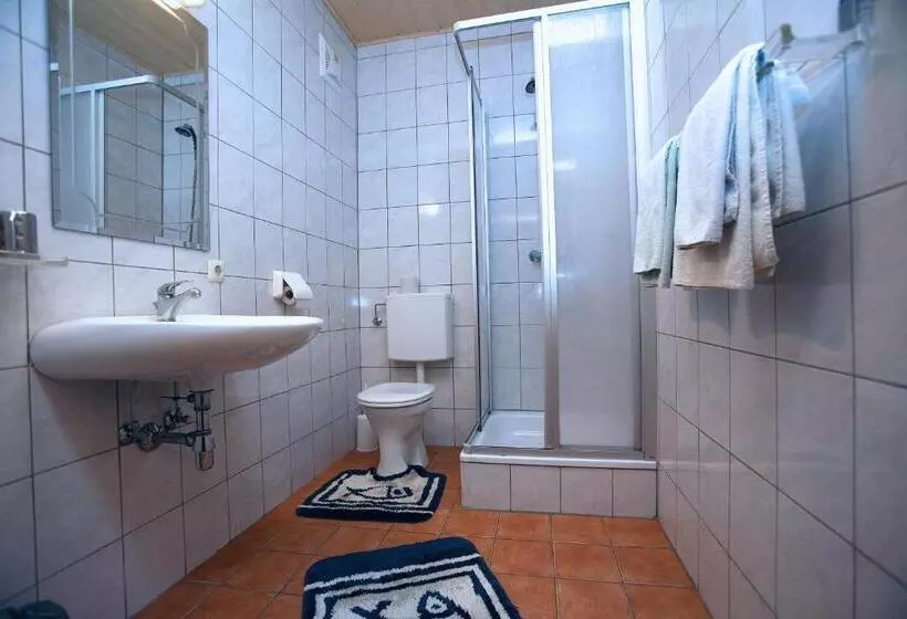 Majatalo Gasthof Maly