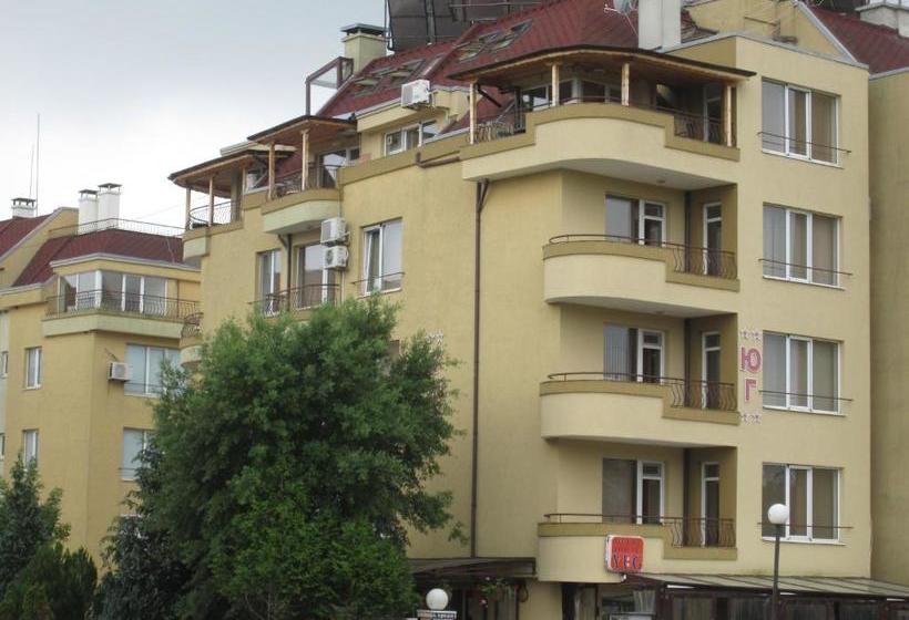 ペンション Guest House Yug