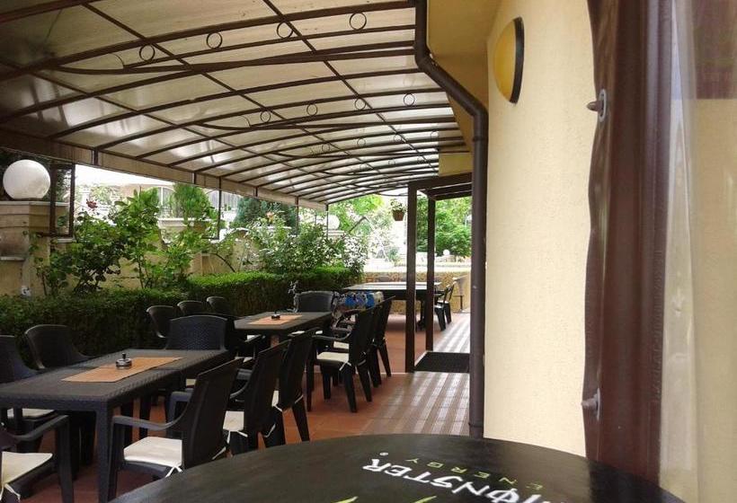 ペンション Guest House Yug