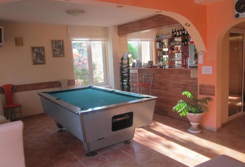 ペンション Guest House Yug