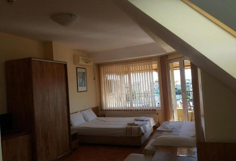 ペンション Guest House Yug