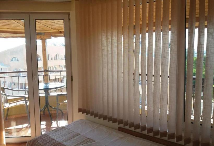 ペンション Guest House Yug