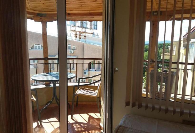 ペンション Guest House Yug