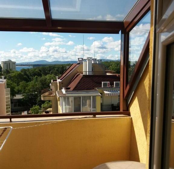 ペンション Guest House Yug