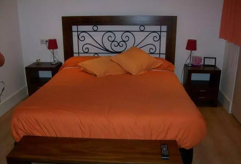 پانسیون Hostal Rural Arrobi Borda