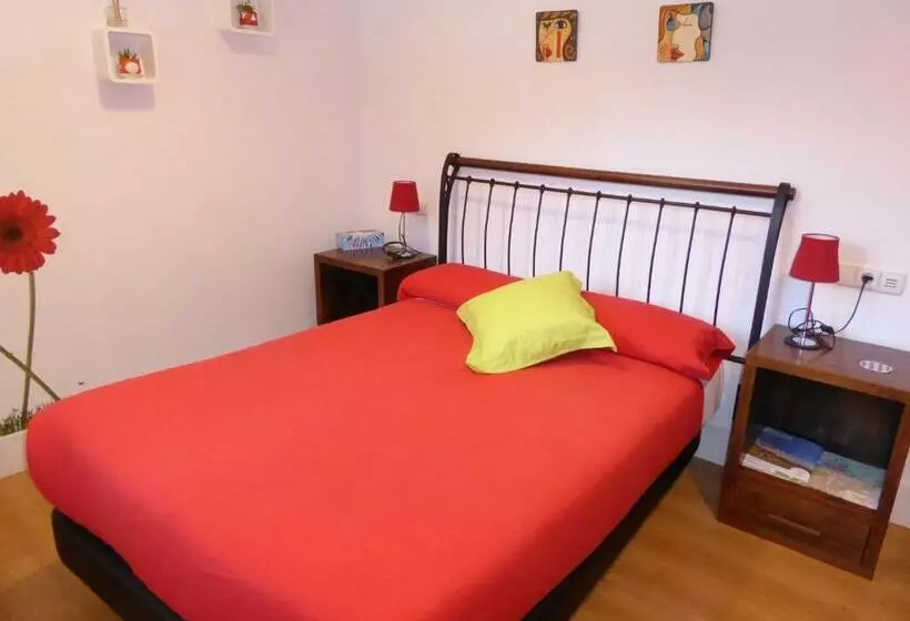 پانسیون Hostal Rural Arrobi Borda