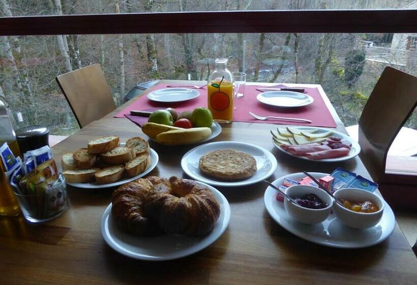 بنسيون Hostal Rural Arrobi Borda