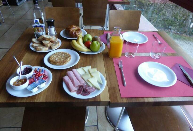 بنسيون Hostal Rural Arrobi Borda