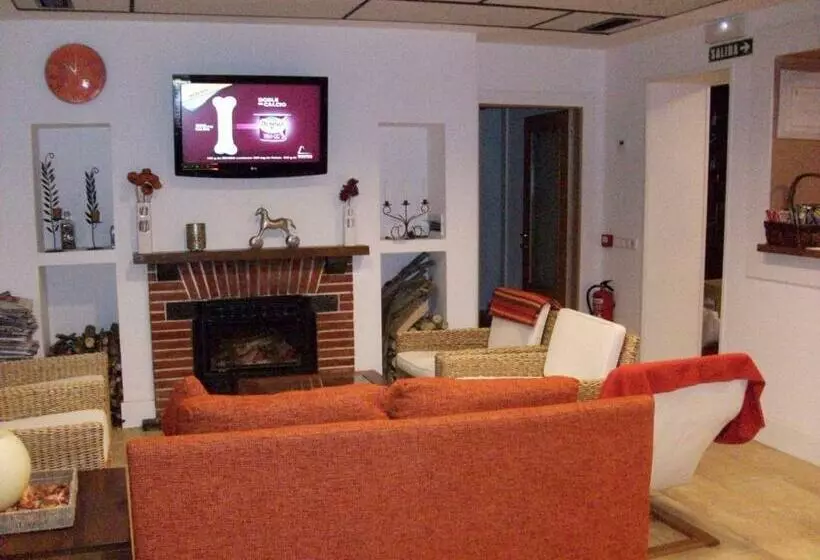 پانسیون Hostal Rural Arrobi Borda