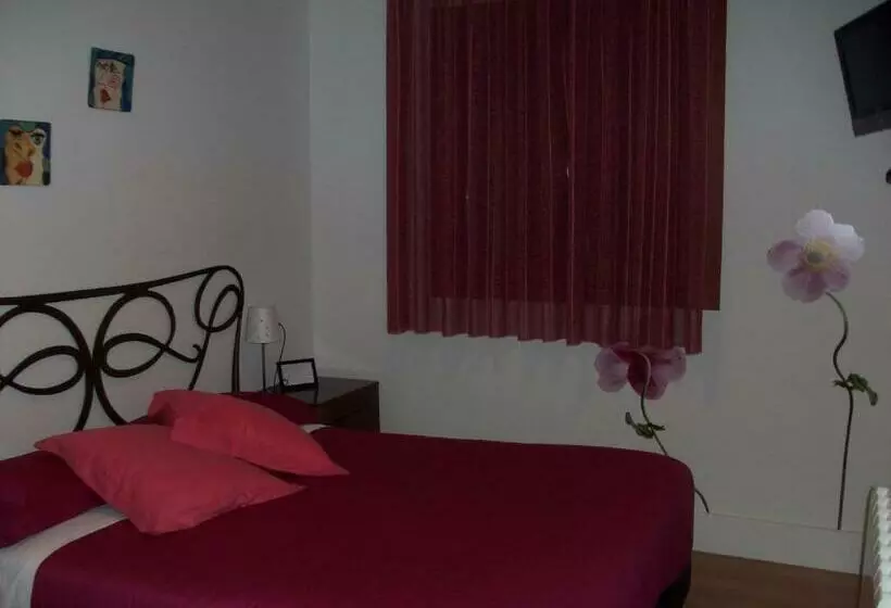 پانسیون Hostal Rural Arrobi Borda