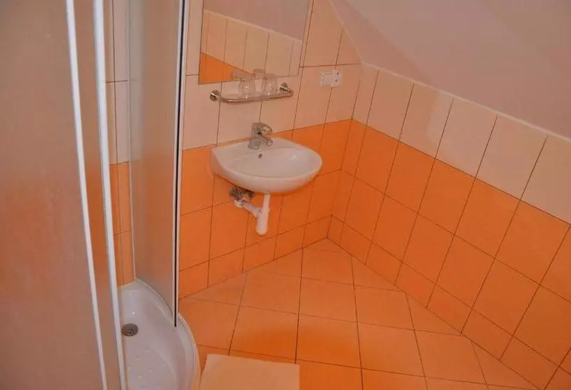 Majatalo Penzion ždiar