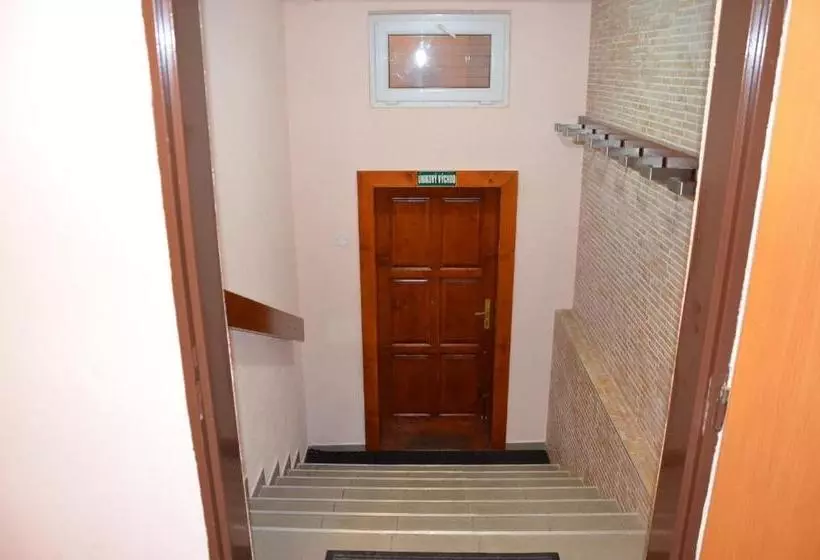 Majatalo Penzion ždiar