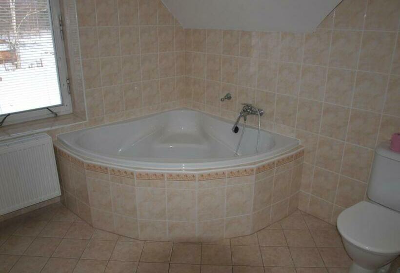 膳宿费 Penzion U Kukačků