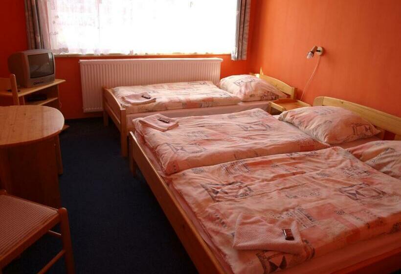 膳宿费 Penzion U Kukačků