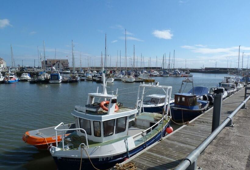 פנסיון The Waterfront