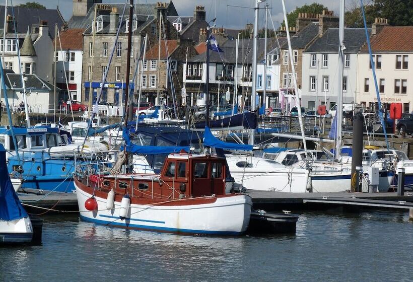 פנסיון The Waterfront