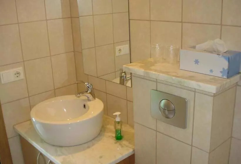 پانسیون Vinland Guesthouse