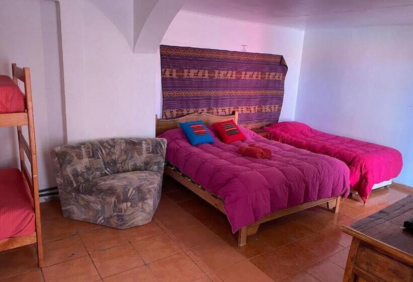 הוסטל Hostal Las Kañas