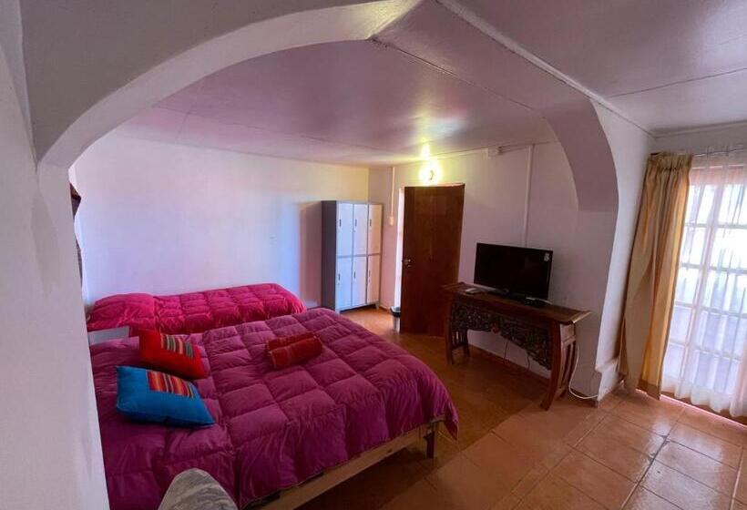 הוסטל Hostal Las Kañas